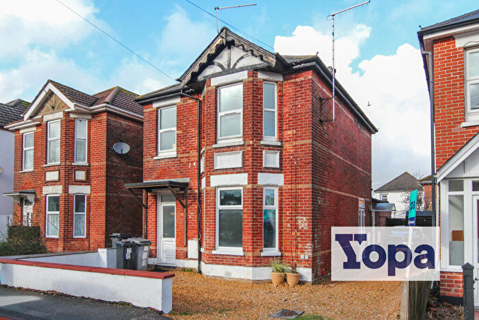 2 Bedroom Flat For Sale In Kings Road, Bournemouth, BH3