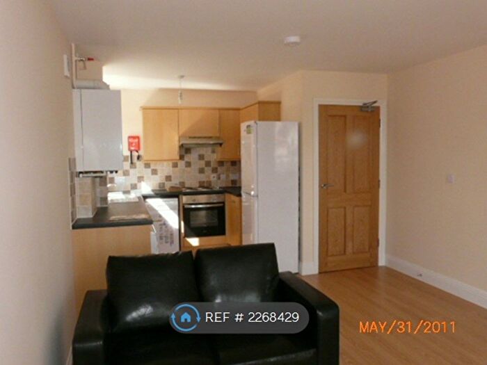 4 Bedroom Maisonette To Rent In Landguard Road, Southampton, SO15
