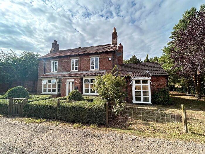 4 Bedroom Farmhouse To Rent In Fulstow Top, Fulstow, LN11