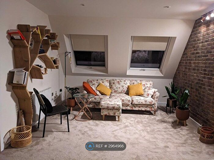 2 Bedroom Flat To Rent In London Street, Basingstoke, RG21