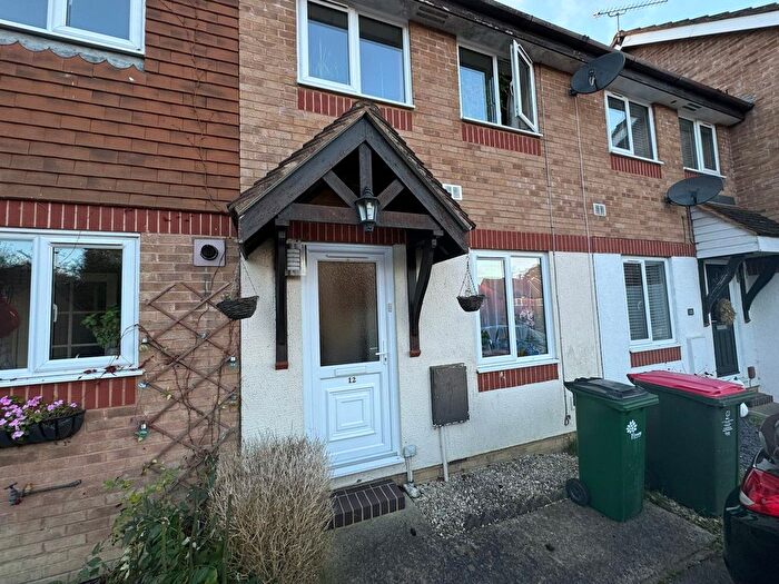 2 Bedroom Property To Rent In Chetwood Road, Crawley, RH11