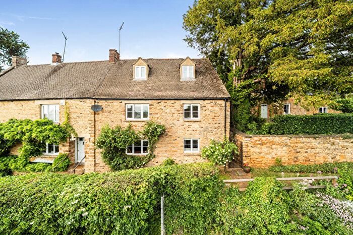 3 Bedroom Semi Detached House For Sale In Bankside, Sibford Gower, OX15