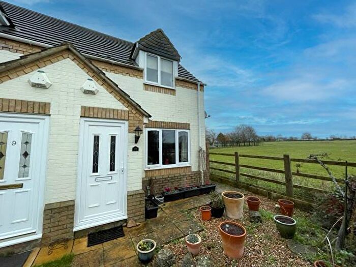 2 Bedroom End Of Terrace House To Rent In Manor Close, Bozeat, NN29