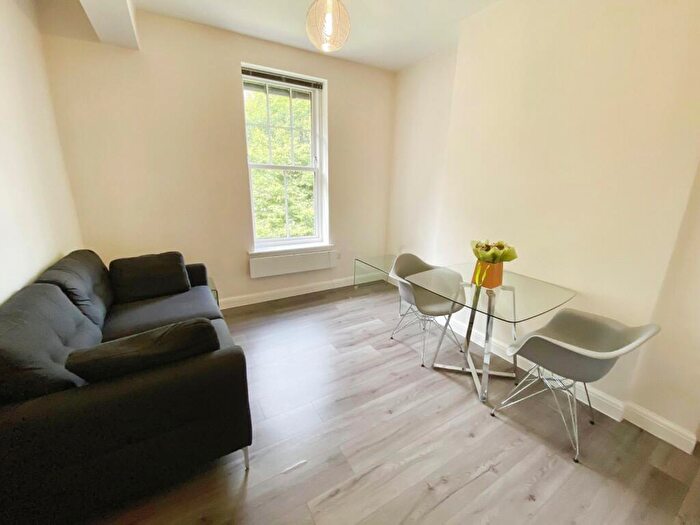 1 Bedroom Flat To Rent In St Peters House, The Calls, Leeds, Yorkshire, LS2