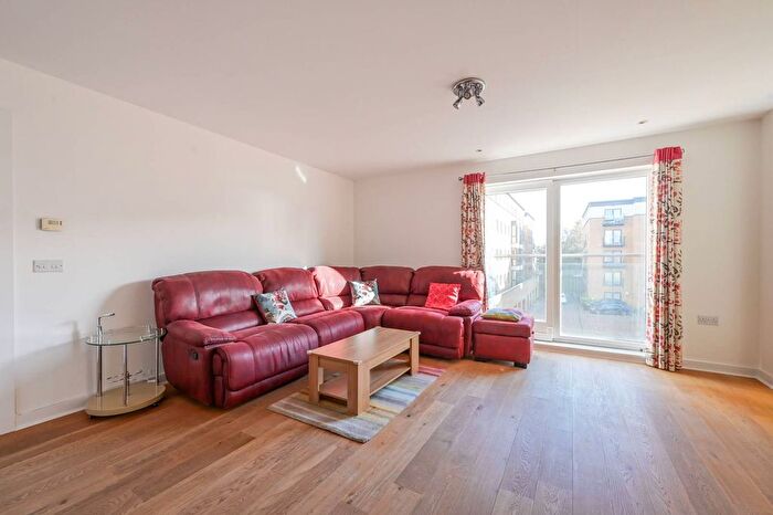 2 Bedroom Flat For Sale In Forge Square, Isle Of Dogs, London, E14