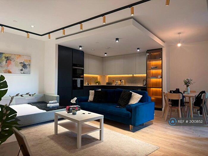 2 Bedroom Flat To Rent In Vermont House, London, EC1V