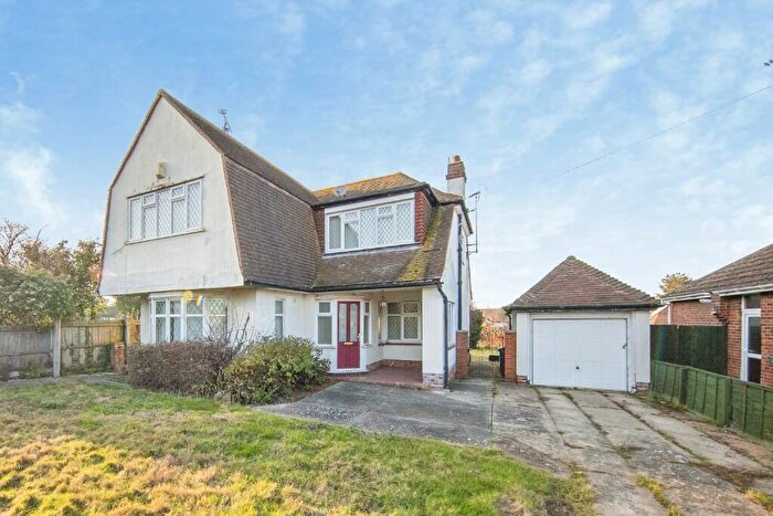 3 Bedroom Detached House For Sale In Frinton Road, Clacton-On-Sea, Essex, CO15