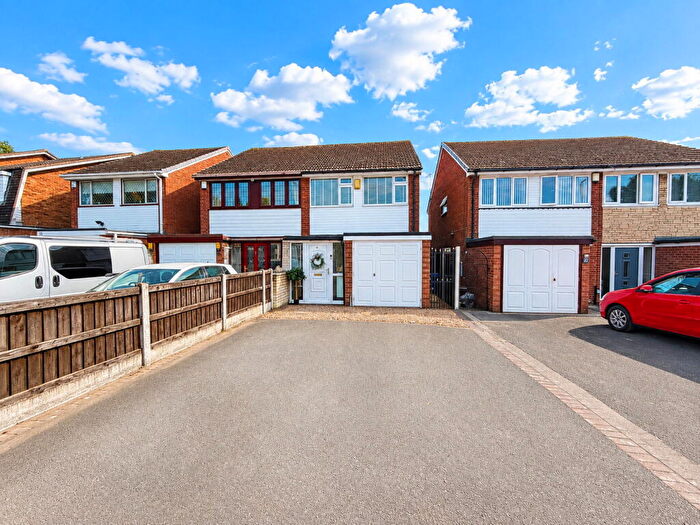 3 Bedroom Semi-Detached House For Sale In Leys Road, Brierley Hill, DY5