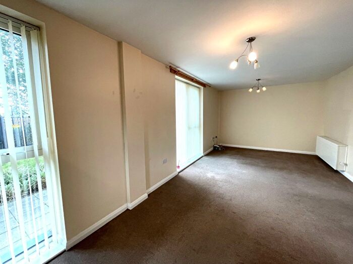 2 Bedroom Flat For Sale In Hollyhedge Road, Wythenshawe, Manchester, M22