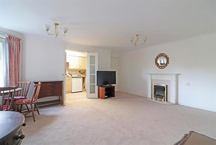 1 Bedroom Retirement Property For Sale In London Road, Redhill, RH1