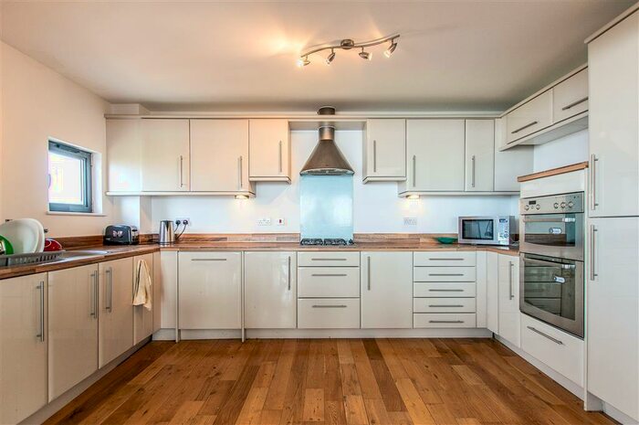 2 Bedroom Apartment To Rent In St Margarets Court, Maritime Quarter, Swansea, SA1