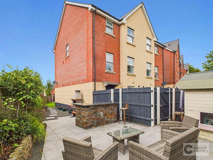 4 Bedroom Town House For Sale In Chantry Lawn, Kingsteignton, TQ12