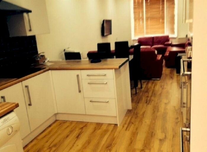 8 Bedroom Terraced House To Rent In Heeley Road, Selly Oak, Birmingham, B29