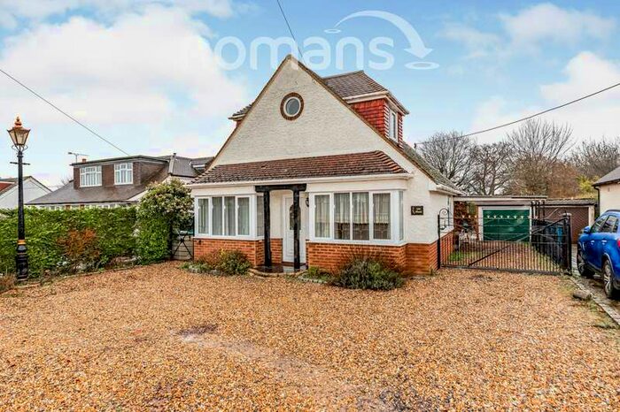 3 Bedroom Bungalow To Rent In White Lane, GU12