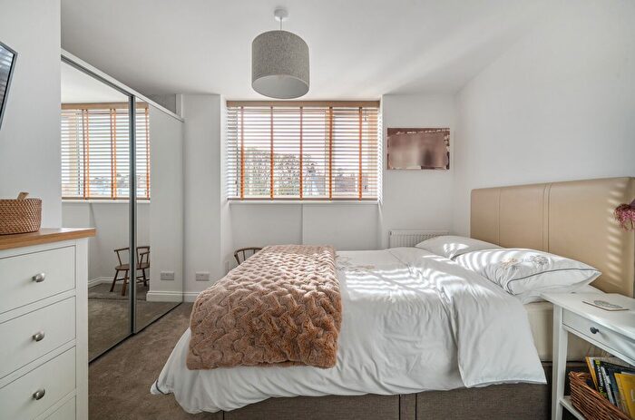 4 Bedroom Maisonette For Sale In Cliff Road, Paignton, Devon, TQ4