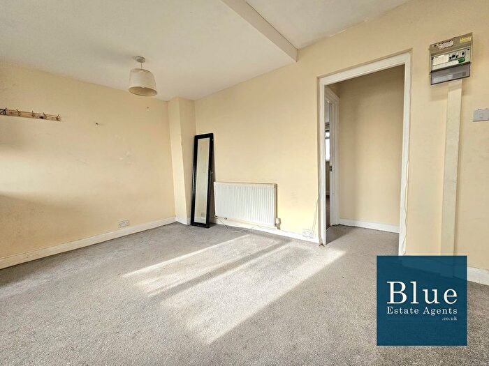 2 Bedroom Flat To Rent In Church Road, Northolt, UB5