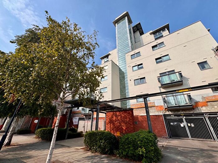 2 Bedroom Apartment For Sale In Erebus Drive, Thamesmead, London, SE28