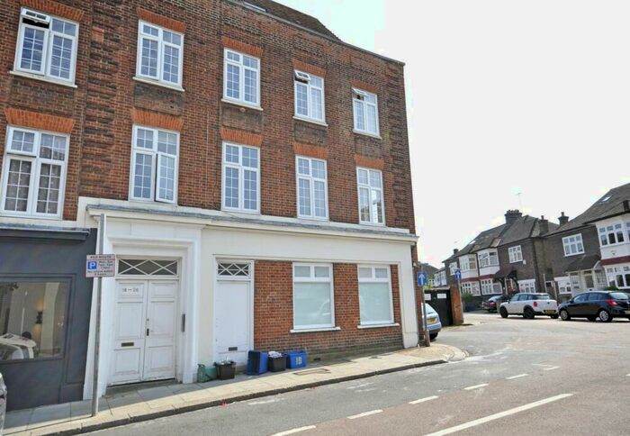 2 Bedroom Flat To Rent In Penrhyn Crescent, Sheen, SW14