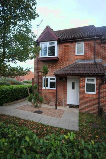 3 Bedroom Semi-Detached House To Rent In Mallards Road, Bursledon, Southampton, SO31