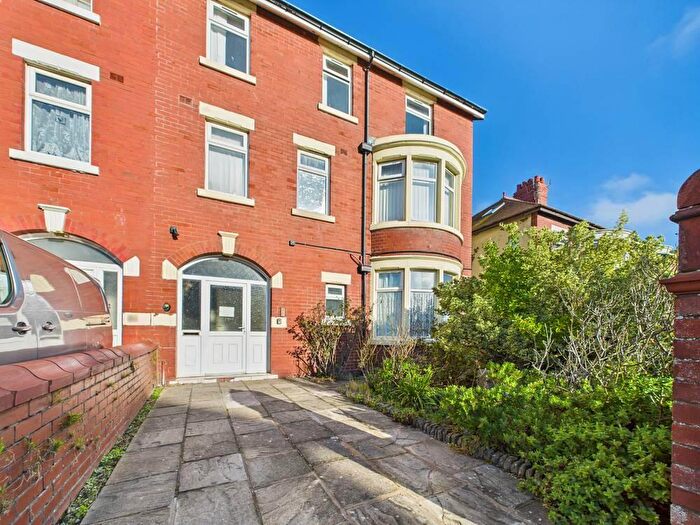 Studio To Rent In Knowle Avenue, FY2
