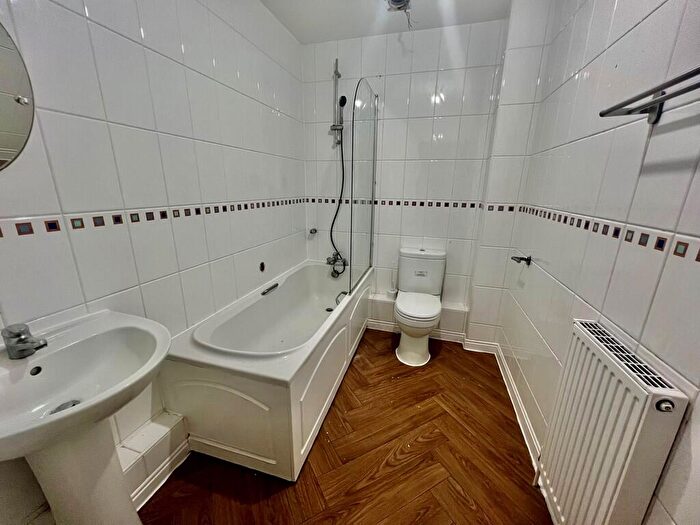 2 Bedroom Apartment To Rent In Exchange Walk, Pinner, HA5