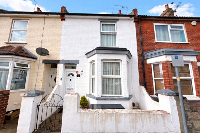 3 Bedroom House To Rent In St John's Road, Gillingham., ME7