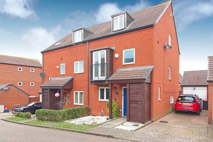 3 Bedroom Semi-Detached House To Rent In Wolverton Mill, Milton Keynes, Buckinghamshire, MK12