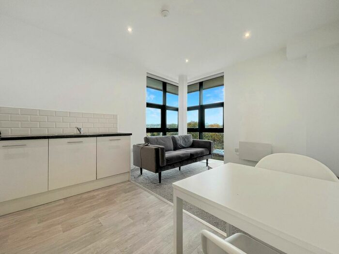 1 Bedroom Apartment To Rent In Elland Road, Leeds, LS11