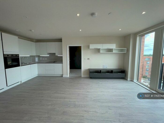 2 Bedroom Flat To Rent In Taro Apartments, Harrow, HA1