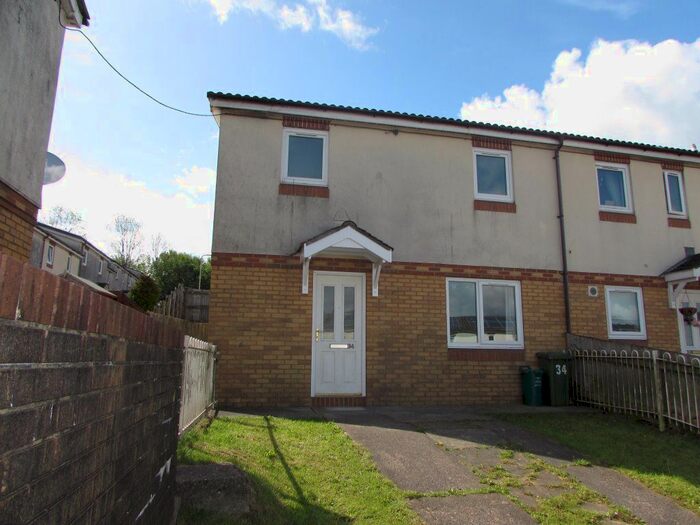 3 Bedroom Property To Rent In Park View, Llanharan, Rct, CF72