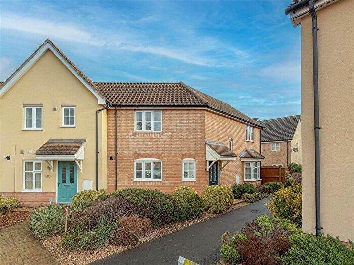 3 Bedroom End Of Terrace House For Sale In Snowdrop Way, Red Lodge, IP28