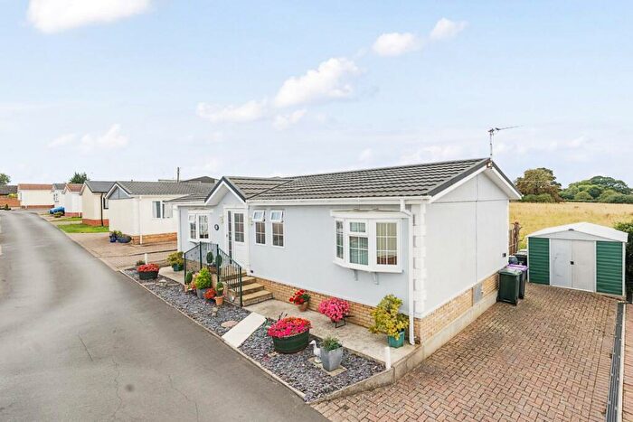 2 Bedroom Park Home For Sale In Spilsby Road, Horncastle, LN9