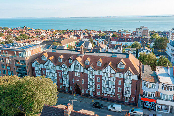 2 Bedroom Flat To Rent In Leigh Road, Leigh-on-sea, SS9