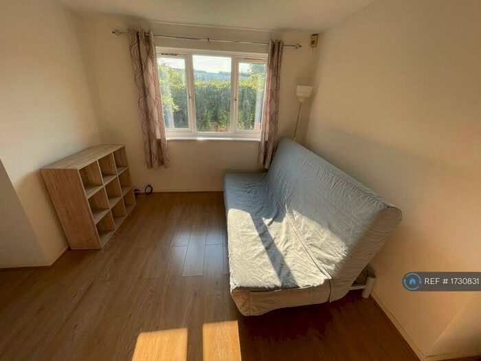 1 Bedroom Flat To Rent In Mornington Road, London, SE8