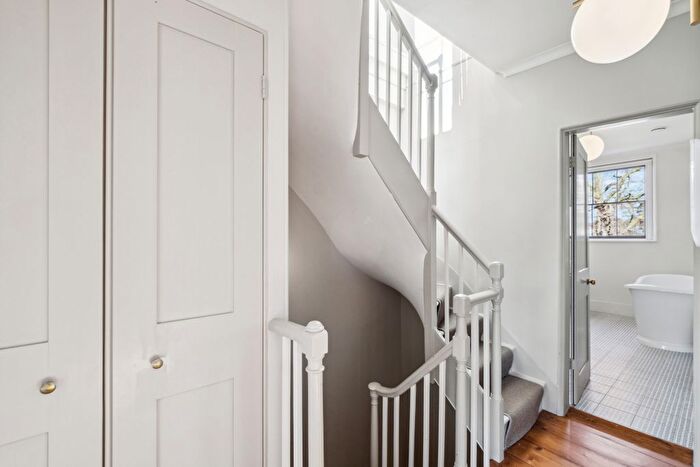 2 Bedroom Flat To Rent In Fitzroy Square, London, W1T