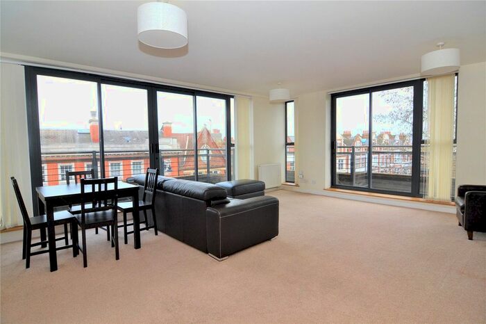 2 Bedroom Flat To Rent In London Road, Twickenham, Uk, TW1