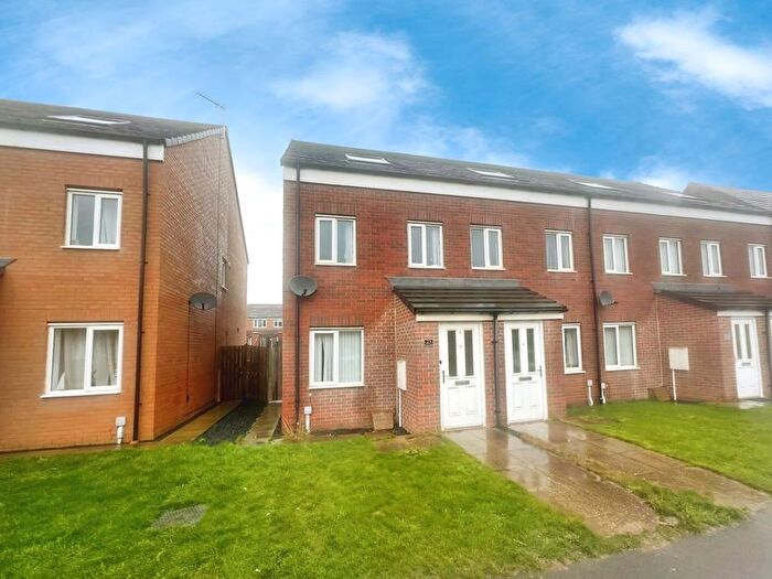 3 Bedroom Town House For Sale In Pine Valley Way, Ashington, NE63
