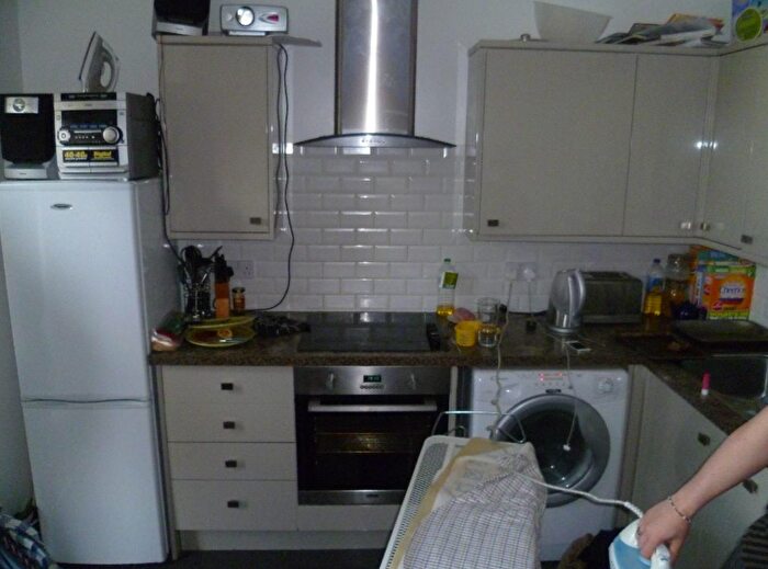 2 Bedroom Flat To Rent In Blackman Lane, Leeds, West Yorkshire, LS2