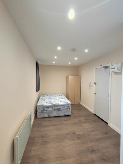 Studio To Rent In Pasture Road, Catford, London SE6