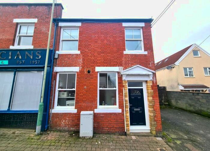 2 Bedroom Flat To Rent In Bartlett Street, Caerphilly, CF83