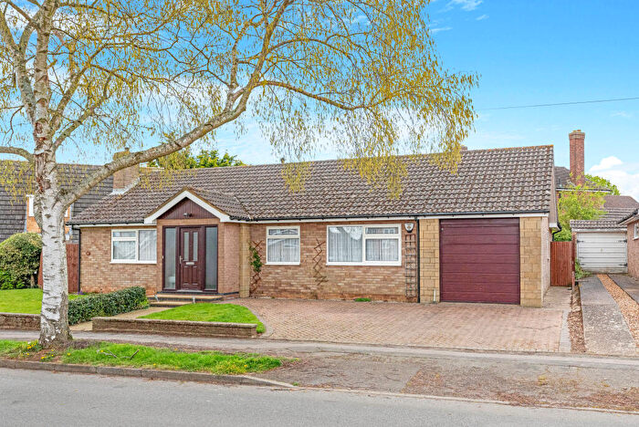 3 Bedroom Detached Bungalow For Sale In Kipling Road, Kettering, North Northamptonshire, NN16