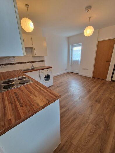 1 Bedroom Flat To Rent In Castle Street, Luton, LU1