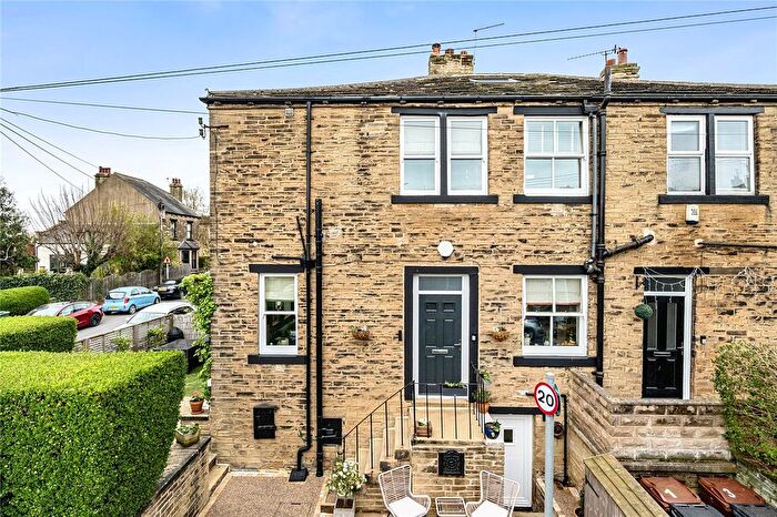 3 Bedroom End Terrace House For Sale In Portman Street, Calverley, Pudsey, West Yorkshire, LS28
