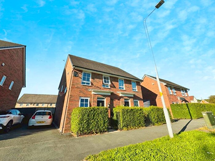 2 Bedroom Semi-Detached House To Rent In Underwood Road, Hyde, Greater Manchester, SK14