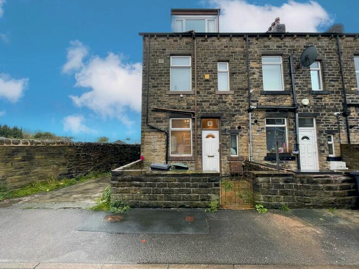 4 Bedroom Property To Rent In Oxford Street, Keighley, BD21