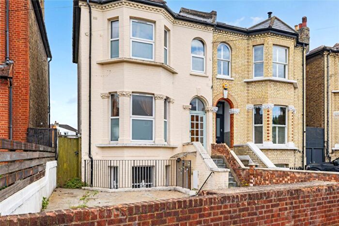 6 Bedroom Maisonette To Rent In Rossiter Road, London, SW12