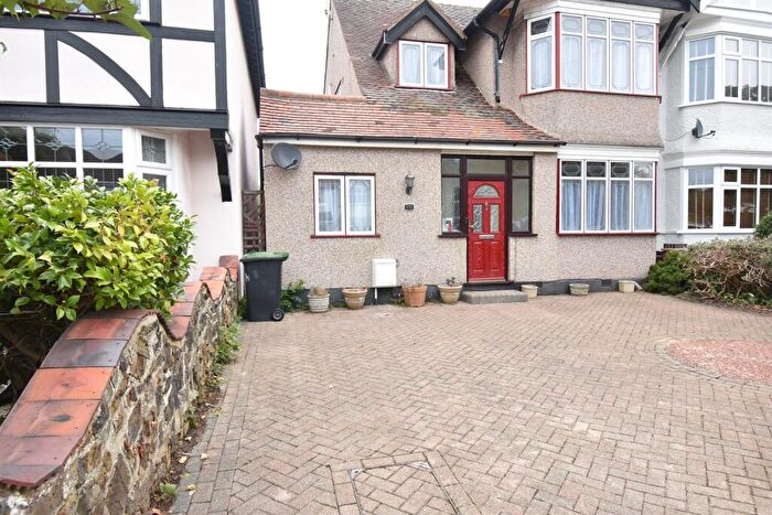 3 Bedroom Semi-Detached House To Rent In Bedroom Semi Detached House In Shoeburyness, SS3