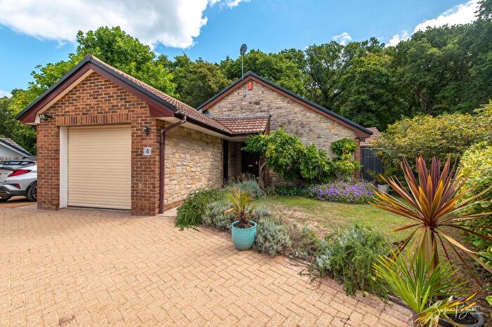 3 Bedroom Detached House For Sale In Abbots Close, Ryde, PO33