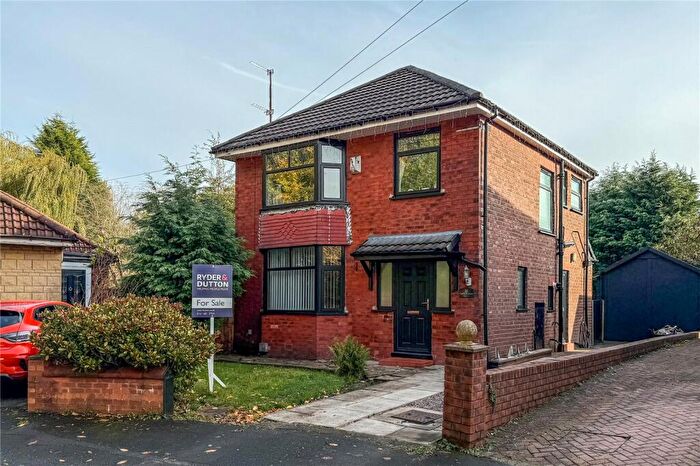3 Bedroom Detached House For Sale In Carill Avenue, Moston, Manchester, M40