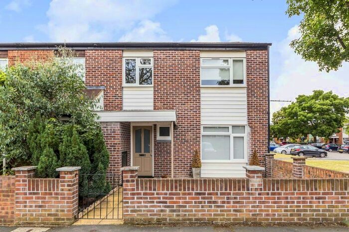 3 Bedroom Property To Rent In Borland Road, Teddington, TW11